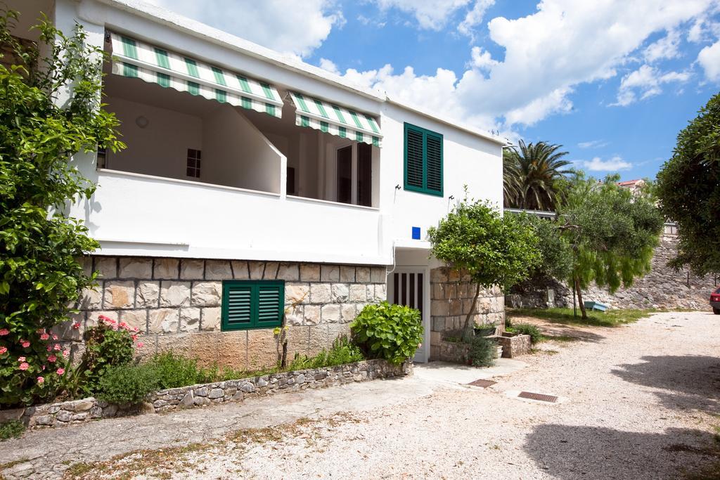 Apartments Smiljka Tučepi Екстериор снимка